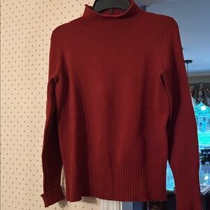 French connection small mock neck acrylic sweater. Rust color